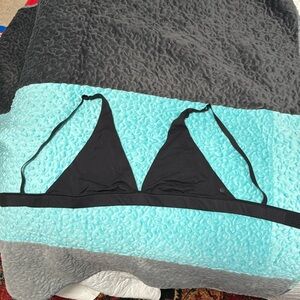 Lululemon Wundermost Ultra-Soft Nulu Triangle Bralette, EUC, Size 10 Black